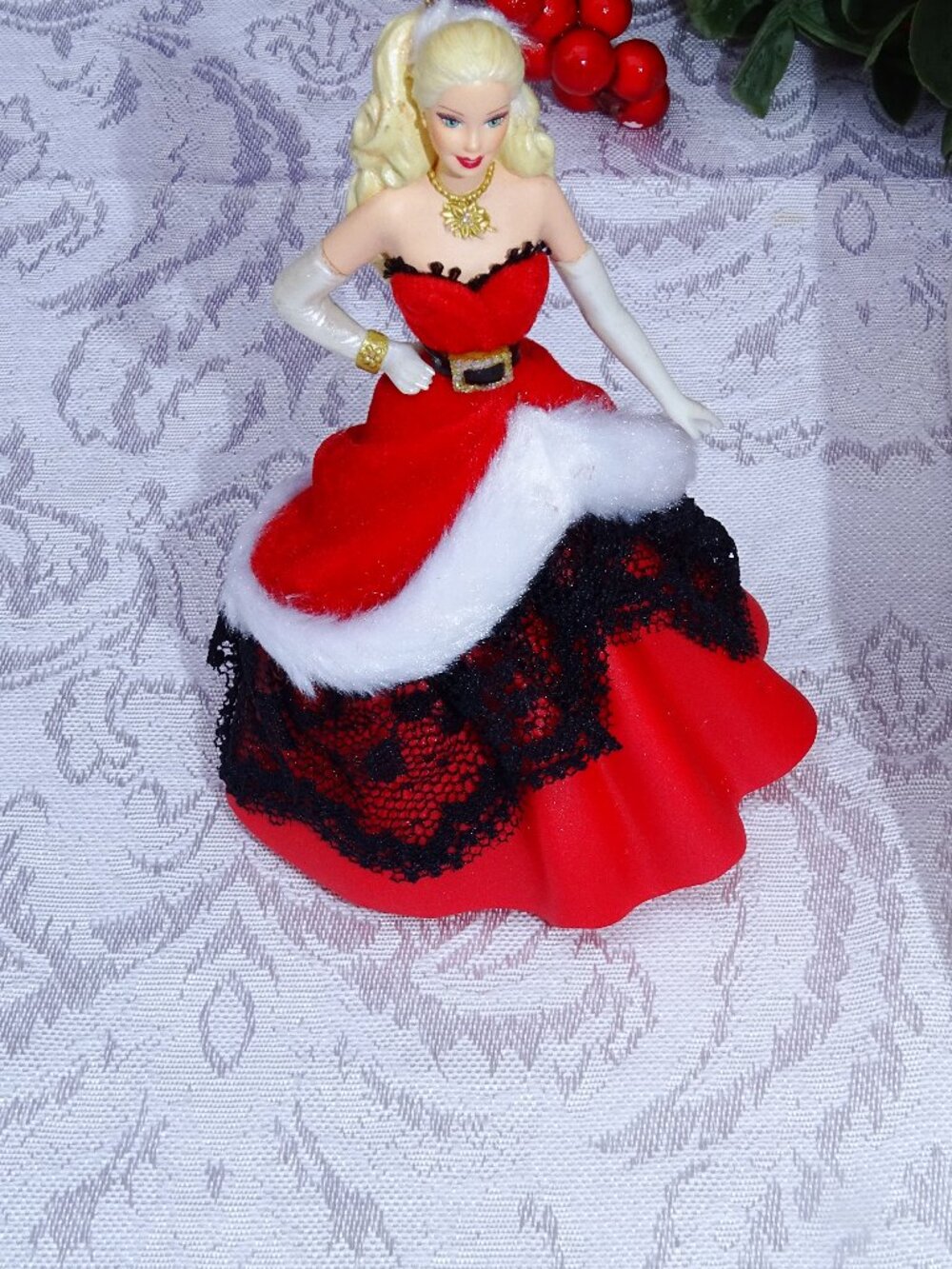 Hallmark Celebration Barbie Ornament - Special 2007 Edition